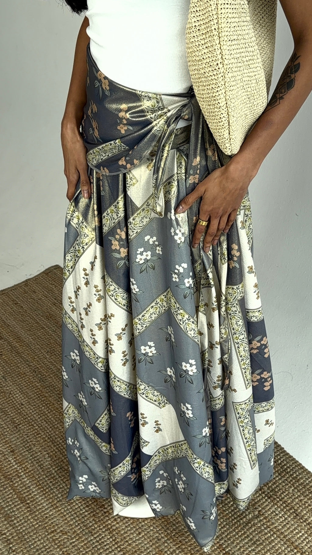Moon-glaze skirt