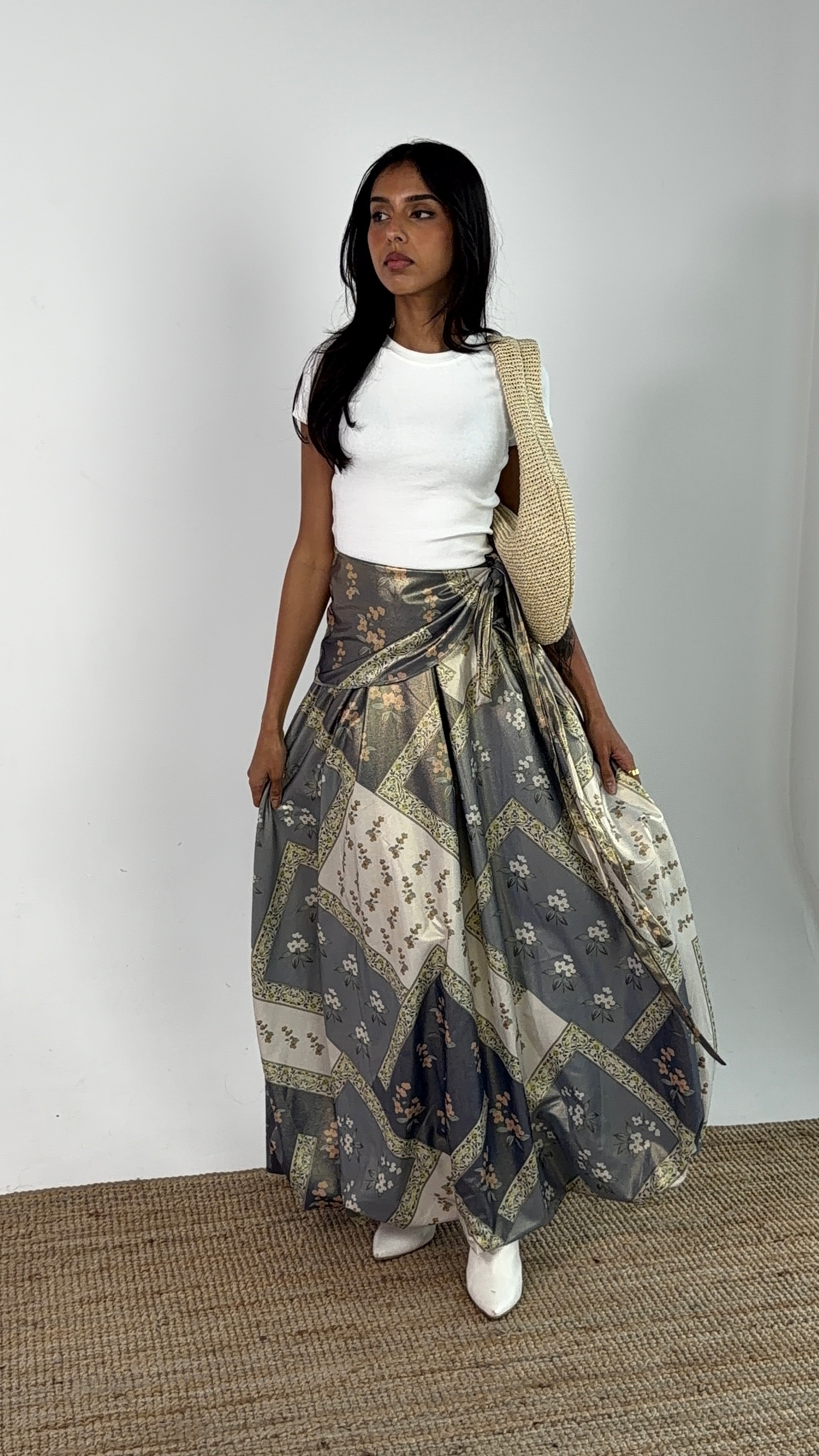 Moon-glaze skirt