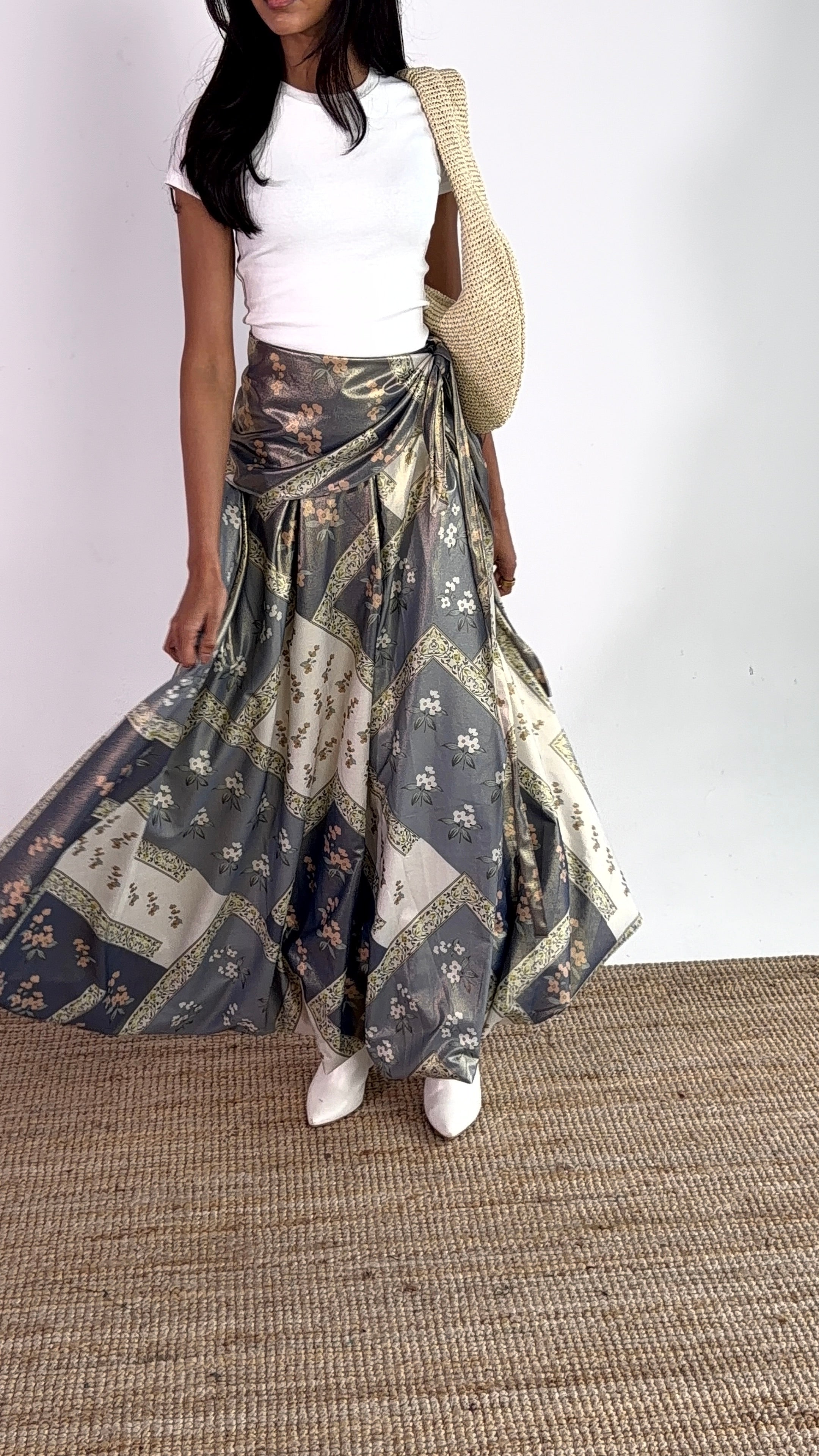 Moon-glaze skirt